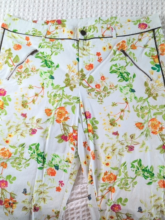 Disney Pants - Disney Alice Floral Print White Crop Pants with Green and Orange Accents